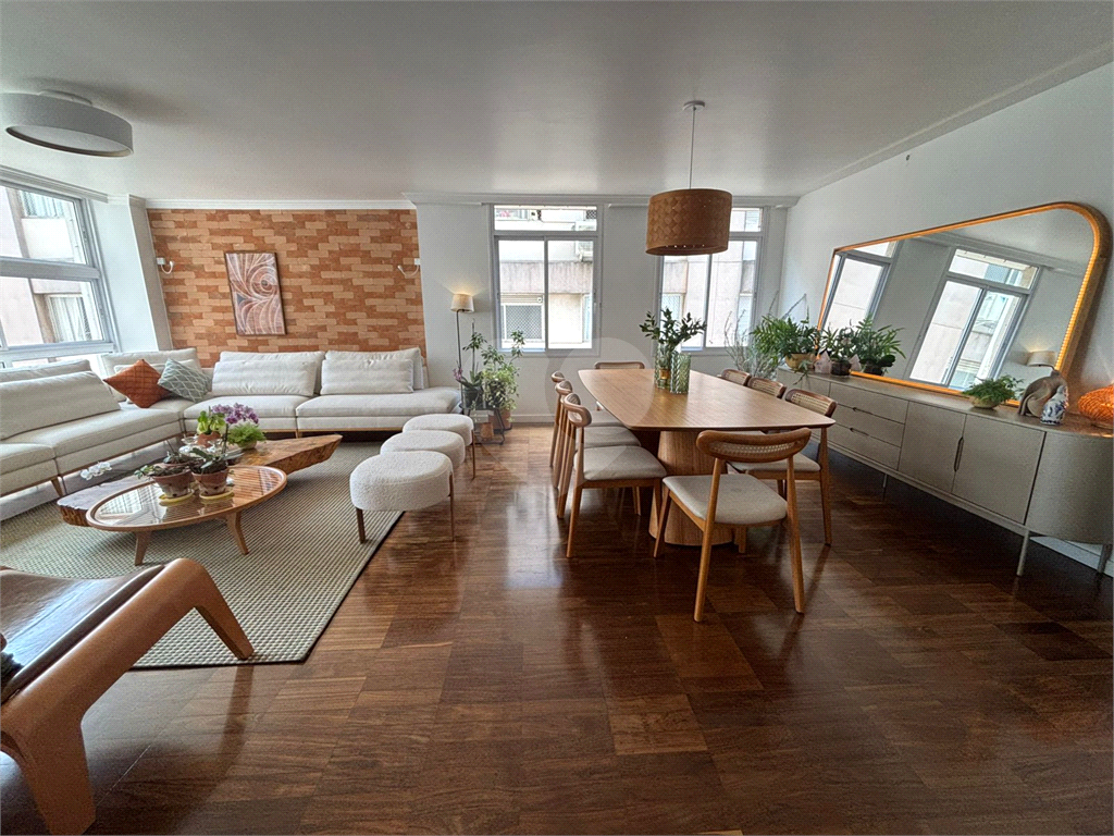 Apartamento reformado na Haddock Lobo, Jardins