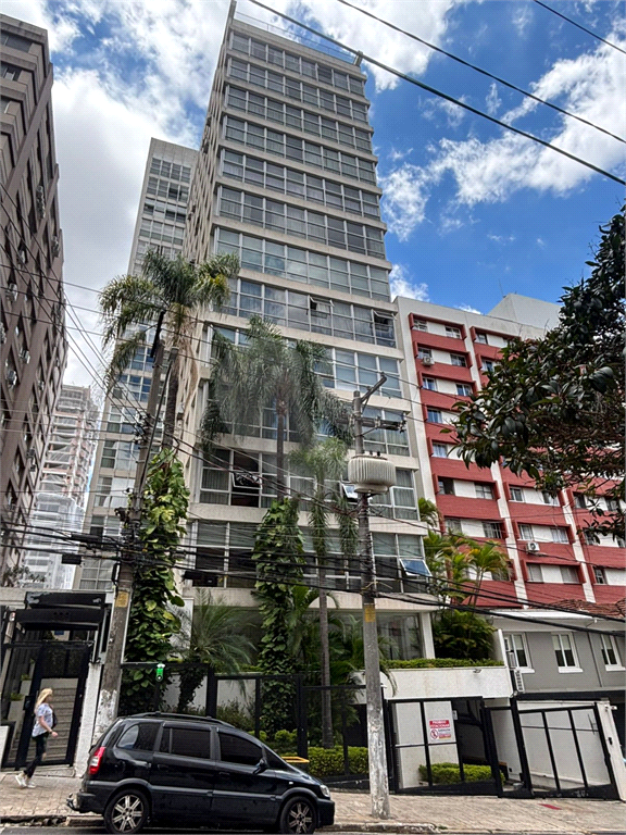 Apartamento reformado na Haddock Lobo, Jardins