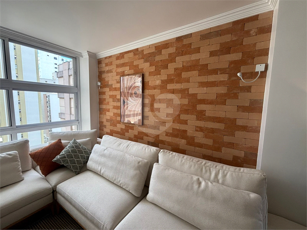 Apartamento reformado na Haddock Lobo, Jardins