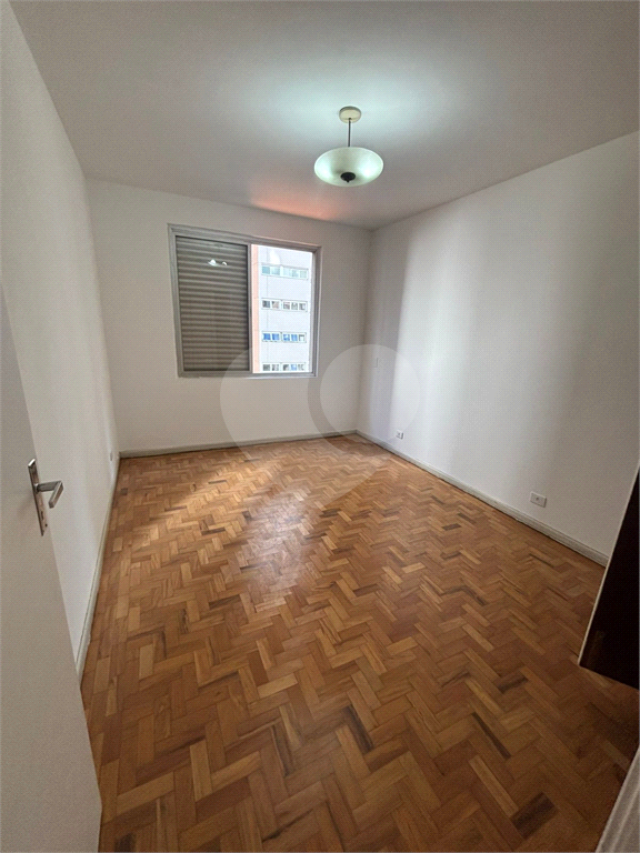 Apartamento iluminado e arejado em Pinheiros