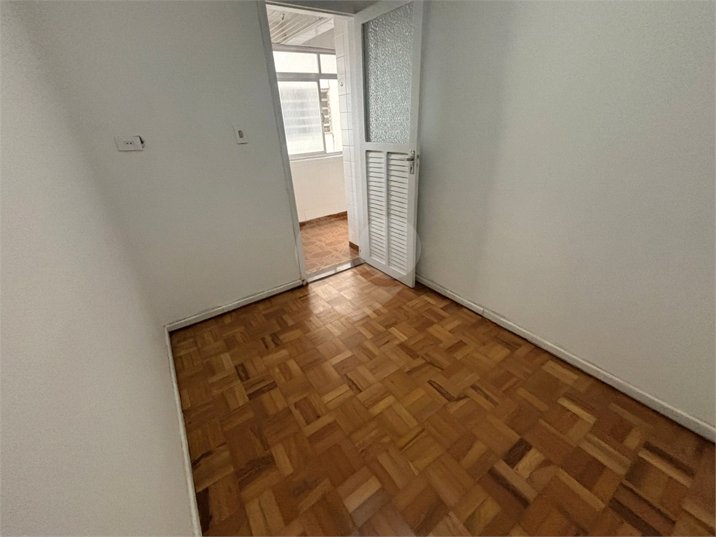 Apartamento iluminado e arejado em Pinheiros