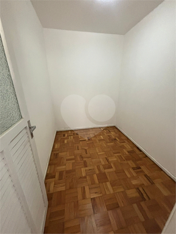 Apartamento iluminado e arejado em Pinheiros