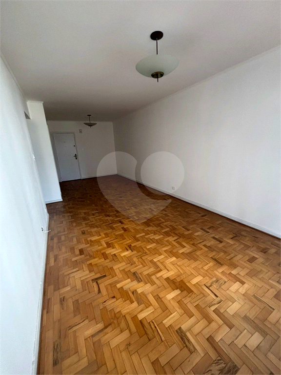Apartamento iluminado e arejado em Pinheiros
