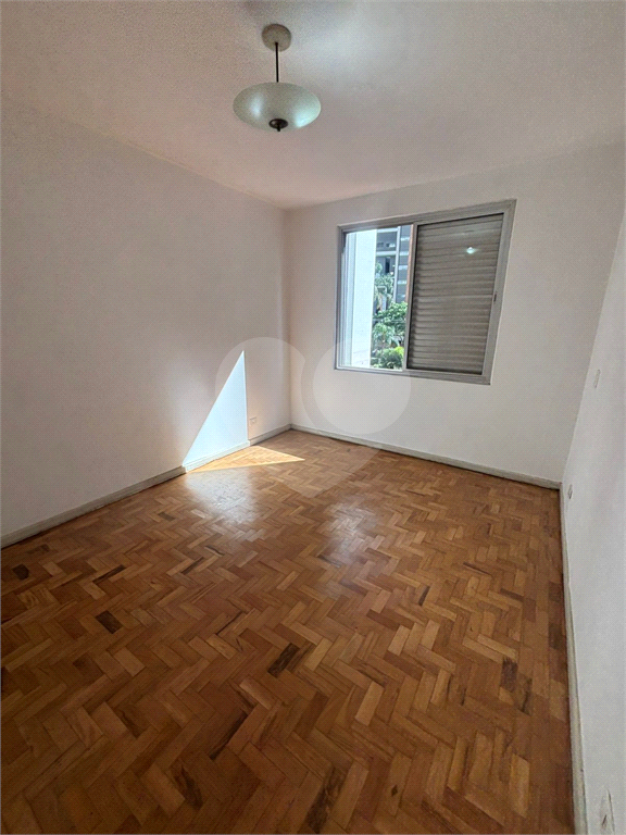 Apartamento iluminado e arejado em Pinheiros