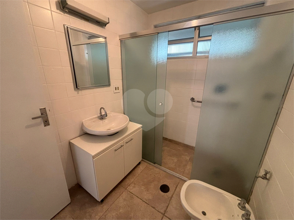 Apartamento iluminado e arejado em Pinheiros