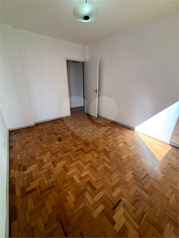 Apartamento iluminado e arejado em Pinheiros