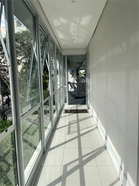 APARTAMENTO em MOEMA