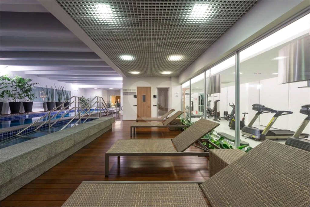 APARTAMENTO em MOEMA