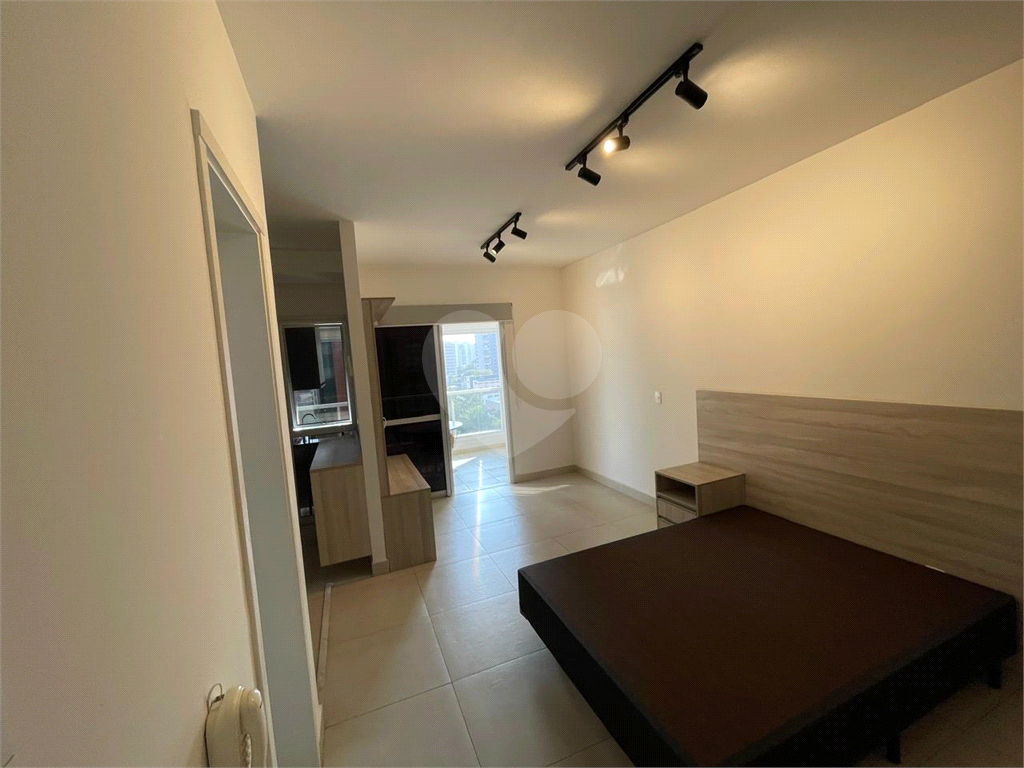 APARTAMENTO em MOEMA