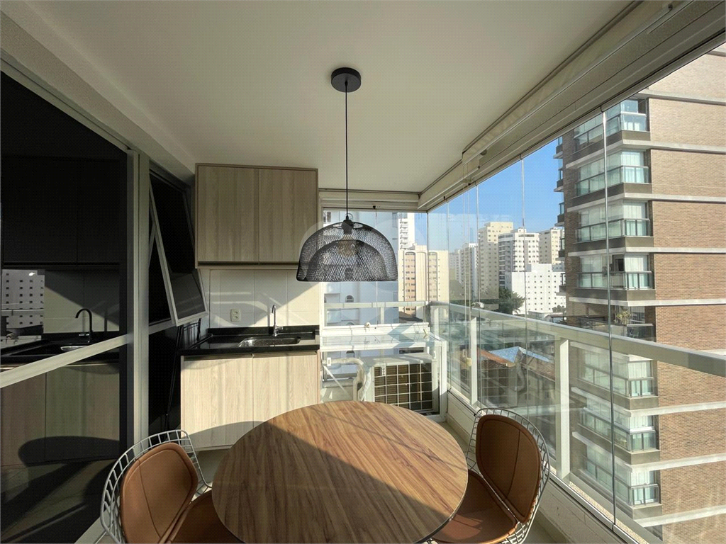 APARTAMENTO em MOEMA