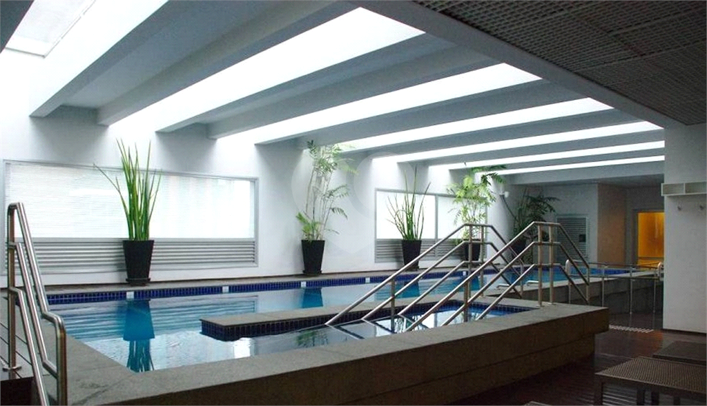 APARTAMENTO em MOEMA