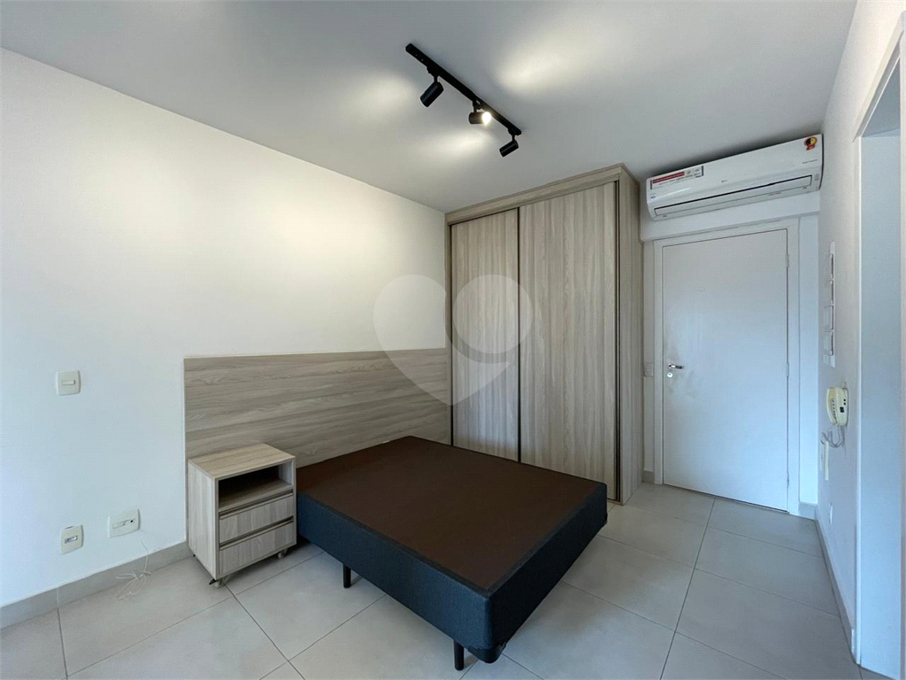 APARTAMENTO em MOEMA
