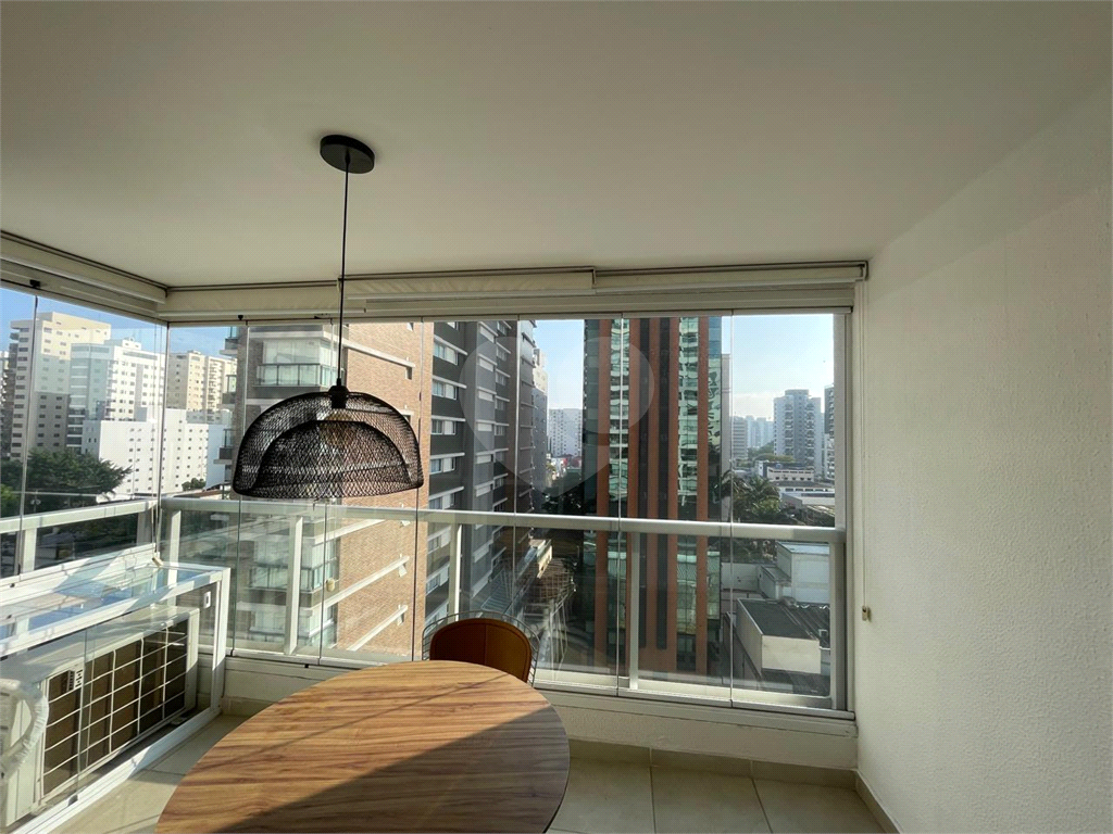 APARTAMENTO em MOEMA