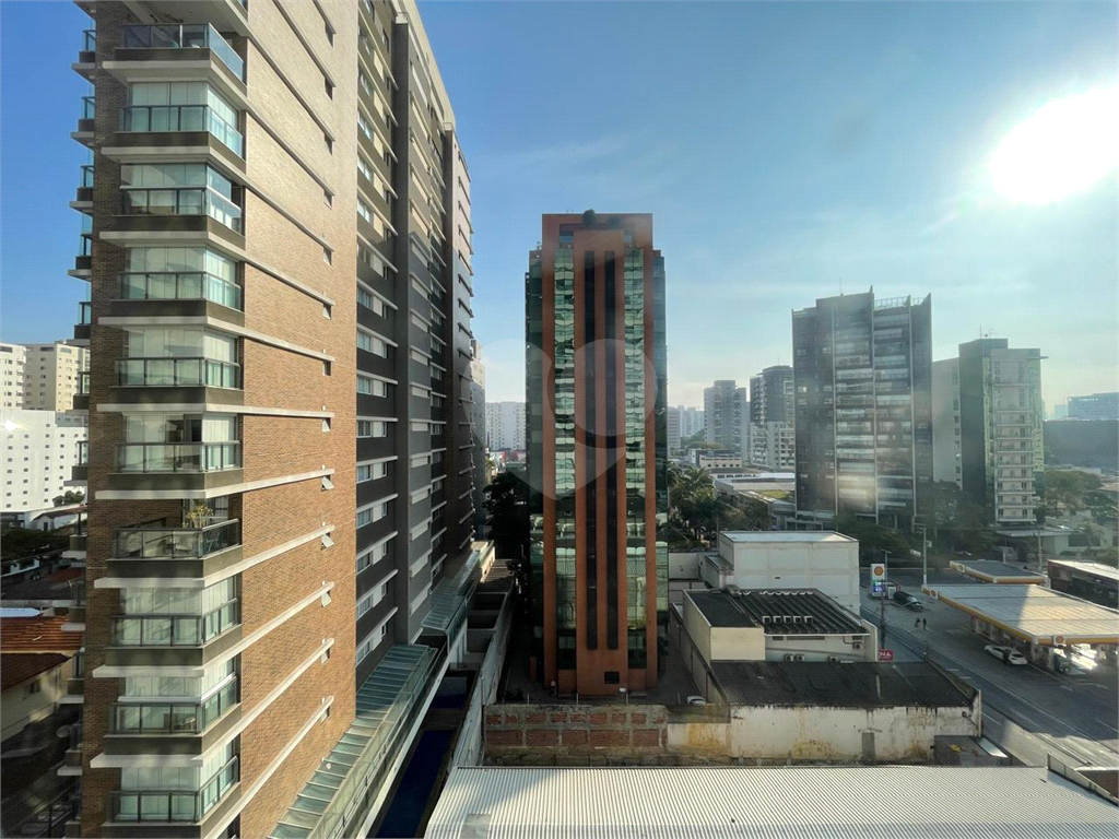 APARTAMENTO em MOEMA