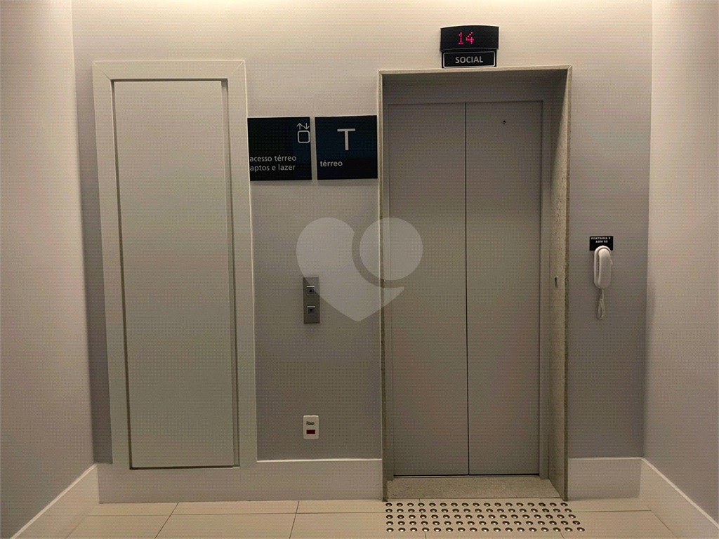 APARTAMENTO em MOEMA