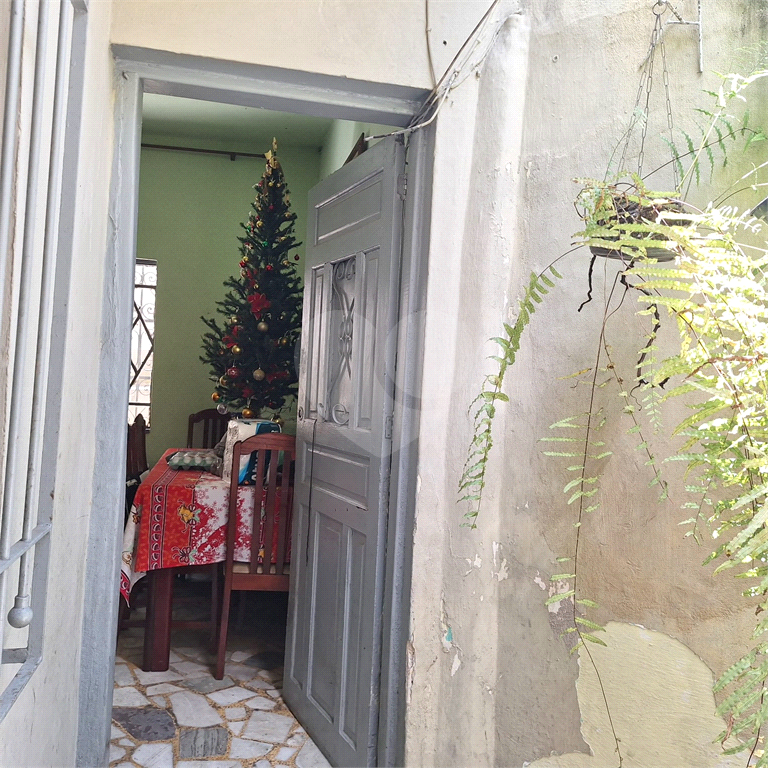 Duas casa no terreno. Otimo p familias que precisam de duas moradias.