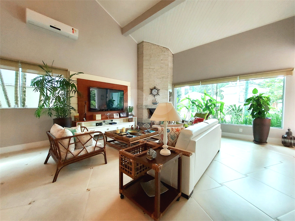 Casa de Luxo na Riviera São Lourenço Porteira Fechada