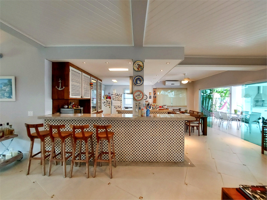 Casa de Luxo na Riviera São Lourenço Porteira Fechada