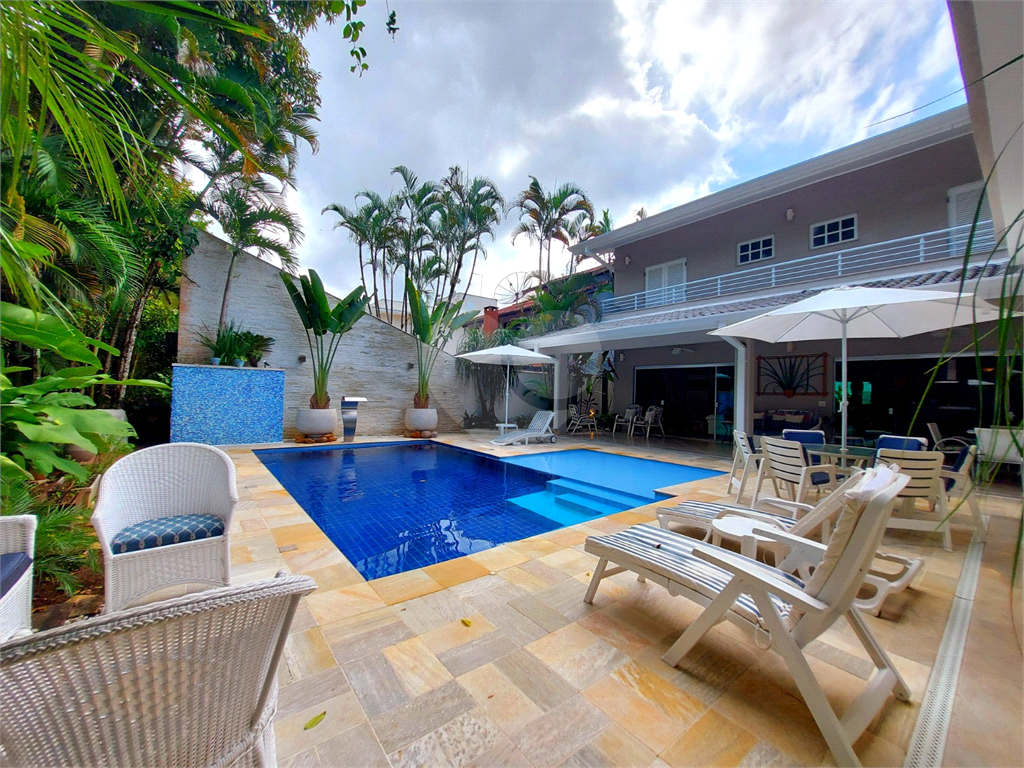 Casa de Luxo na Riviera São Lourenço Porteira Fechada