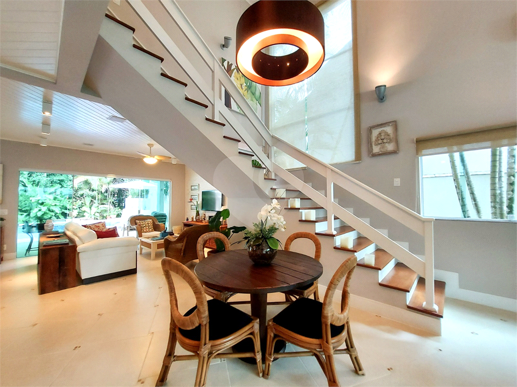 Casa de Luxo na Riviera São Lourenço Porteira Fechada