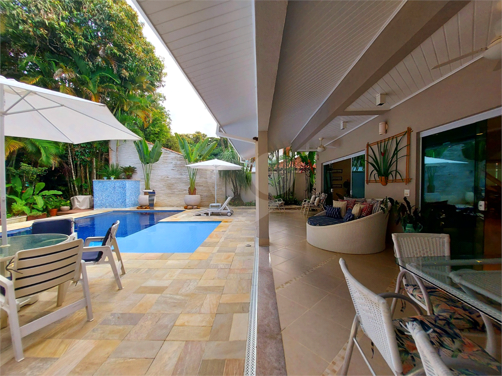 Casa de Luxo na Riviera São Lourenço Porteira Fechada