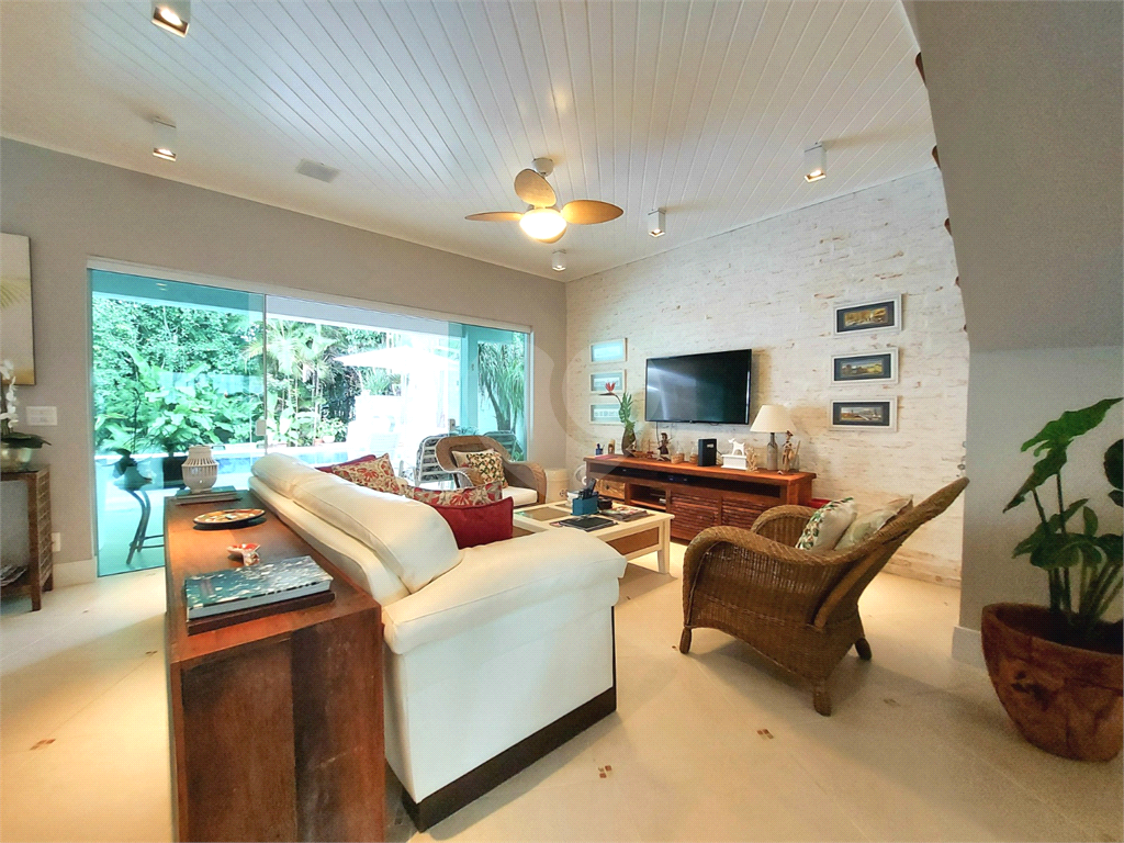 Casa de Luxo na Riviera São Lourenço Porteira Fechada