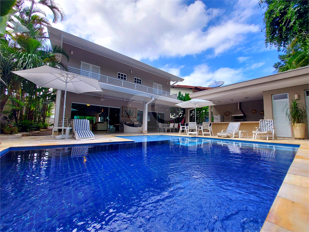 Casa de Luxo na Riviera São Lourenço Porteira Fechada