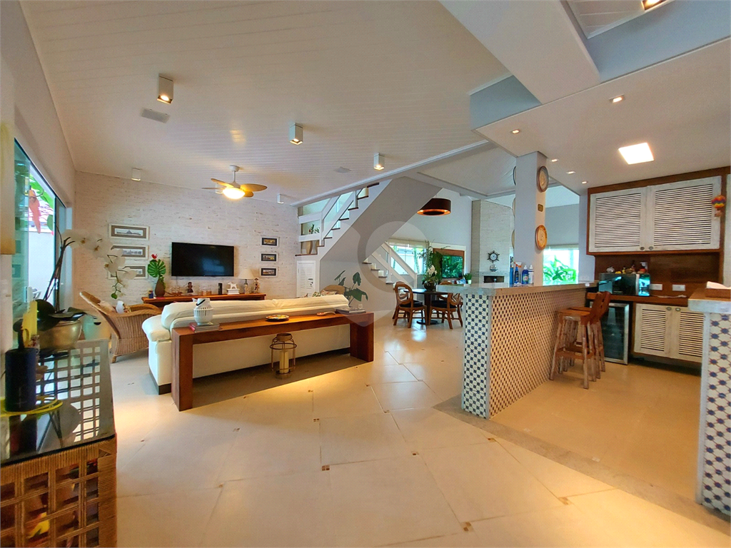 Casa de Luxo na Riviera São Lourenço Porteira Fechada