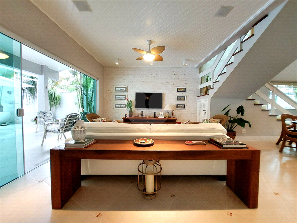 Casa de Luxo na Riviera São Lourenço Porteira Fechada