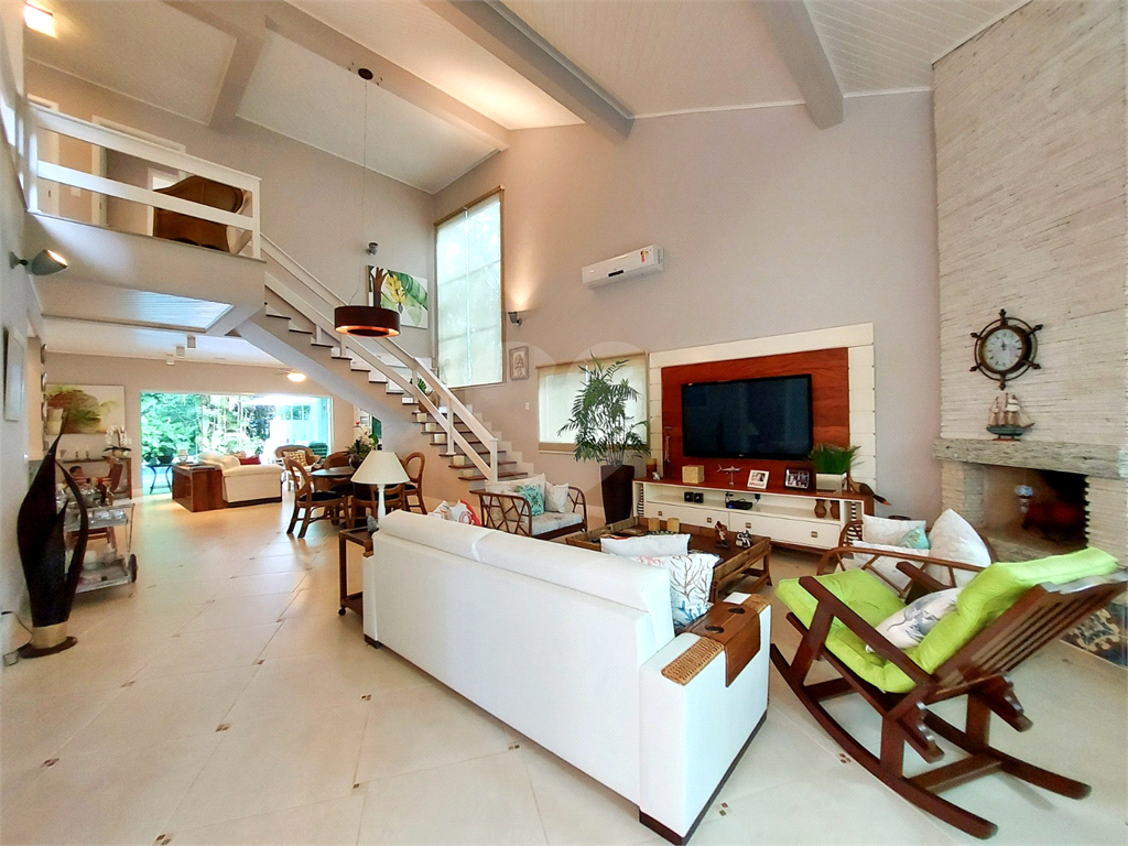 Casa de Luxo na Riviera São Lourenço Porteira Fechada