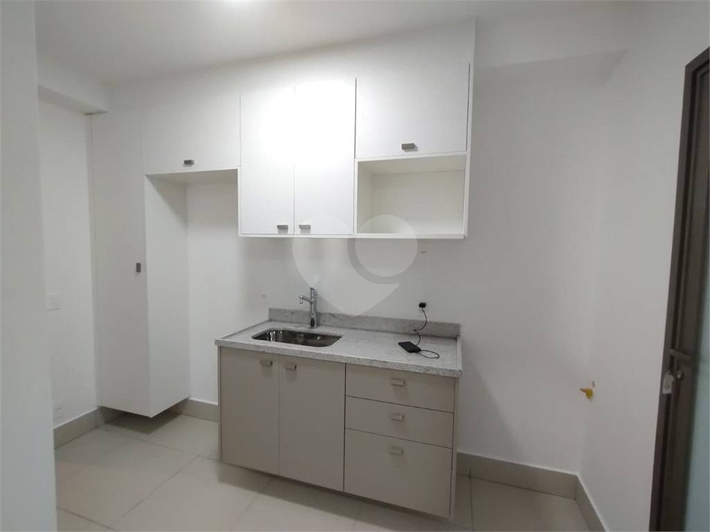 APARTAMENTO em PERDIZES