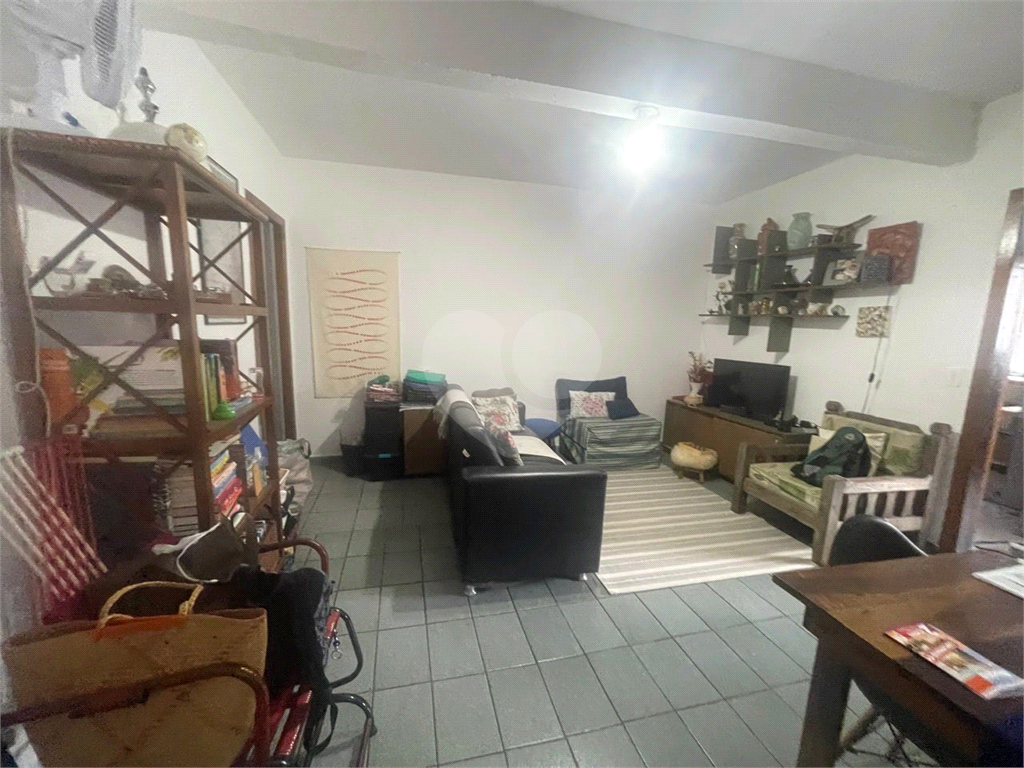 OPORTUNIDADE ÚNICA,LINDA CASA NA CASA VERDE AO LADO DO TERMINAL CASA VERDE. 