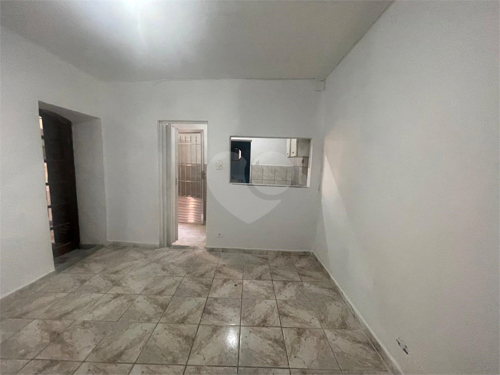 OPORTUNIDADE ÚNICA,LINDA CASA NA CASA VERDE AO LADO DO TERMINAL CASA VERDE. 