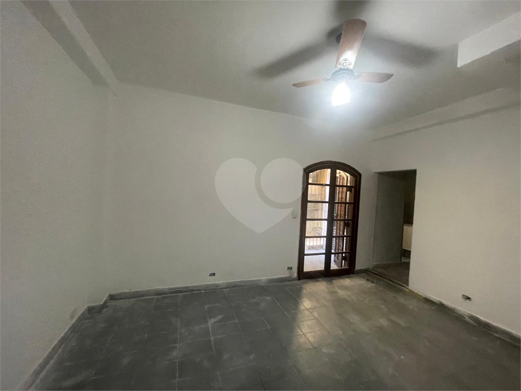 OPORTUNIDADE ÚNICA,LINDA CASA NA CASA VERDE AO LADO DO TERMINAL CASA VERDE. 