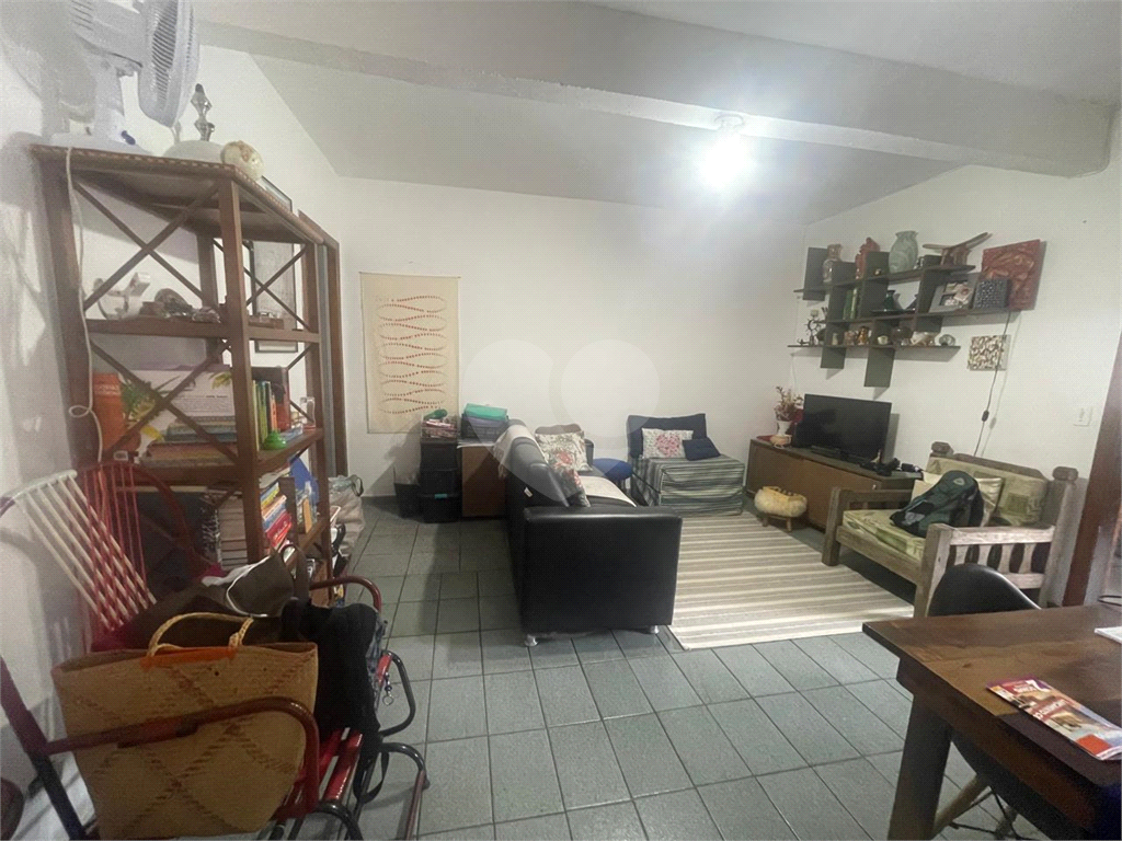 OPORTUNIDADE ÚNICA,LINDA CASA NA CASA VERDE AO LADO DO TERMINAL CASA VERDE. 