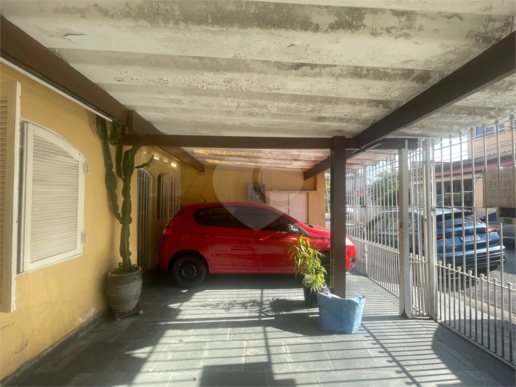 OPORTUNIDADE ÚNICA,LINDA CASA NA CASA VERDE AO LADO DO TERMINAL CASA VERDE. 