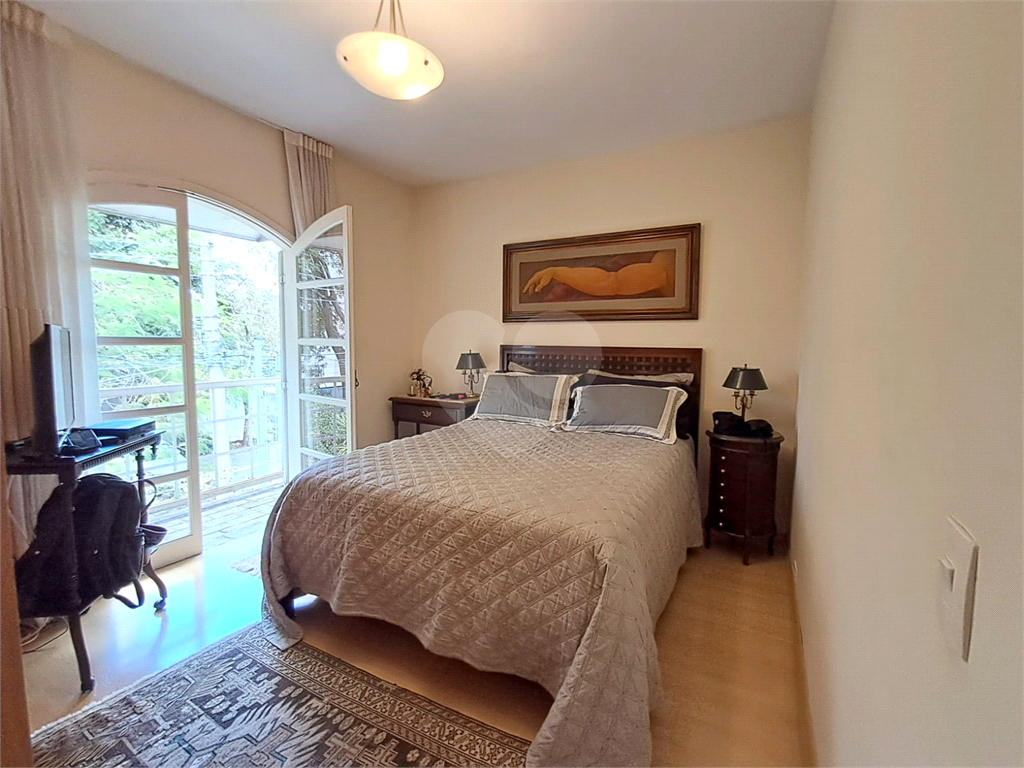 Casa de Vila 107m² 3 suítes 5 banheiros 2 vagas e quintal Sumarezinho