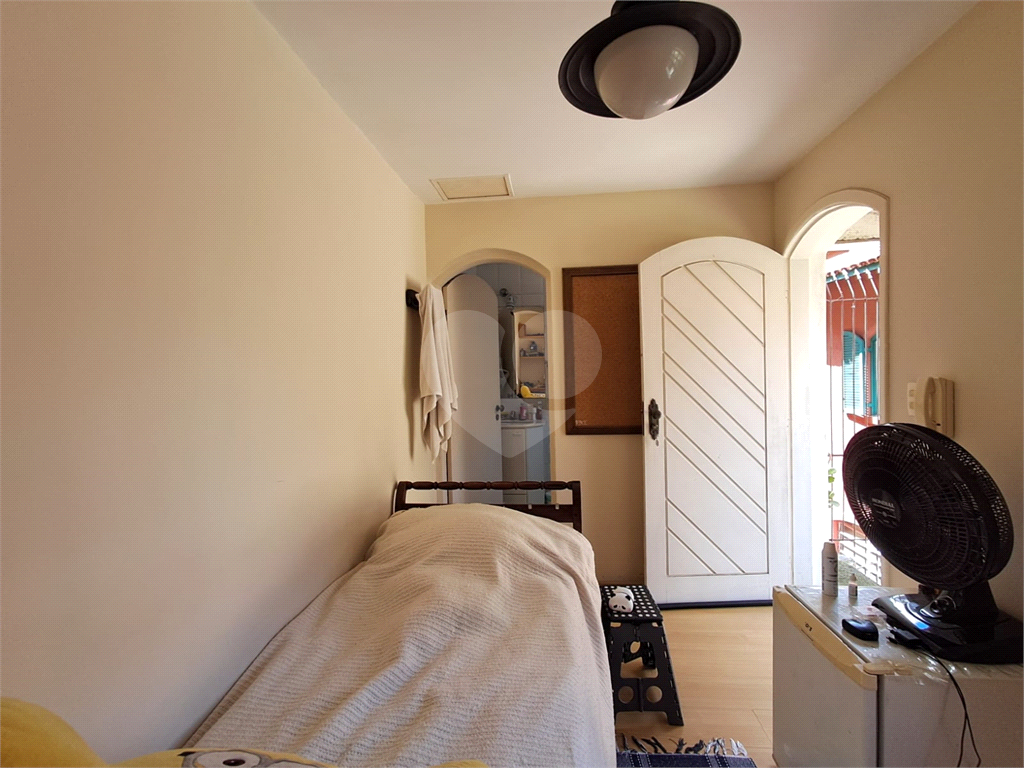 Casa de Vila 107m² 3 suítes 5 banheiros 2 vagas e quintal Sumarezinho