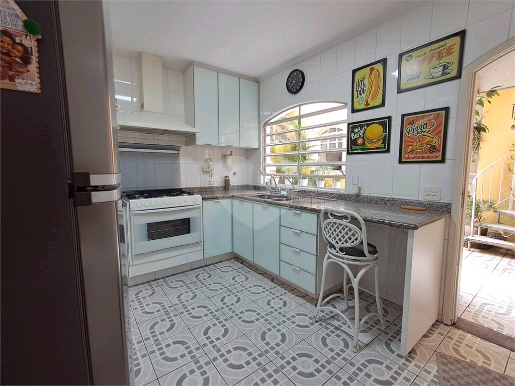 Casa de Vila 107m² 3 suítes 5 banheiros 2 vagas e quintal Sumarezinho