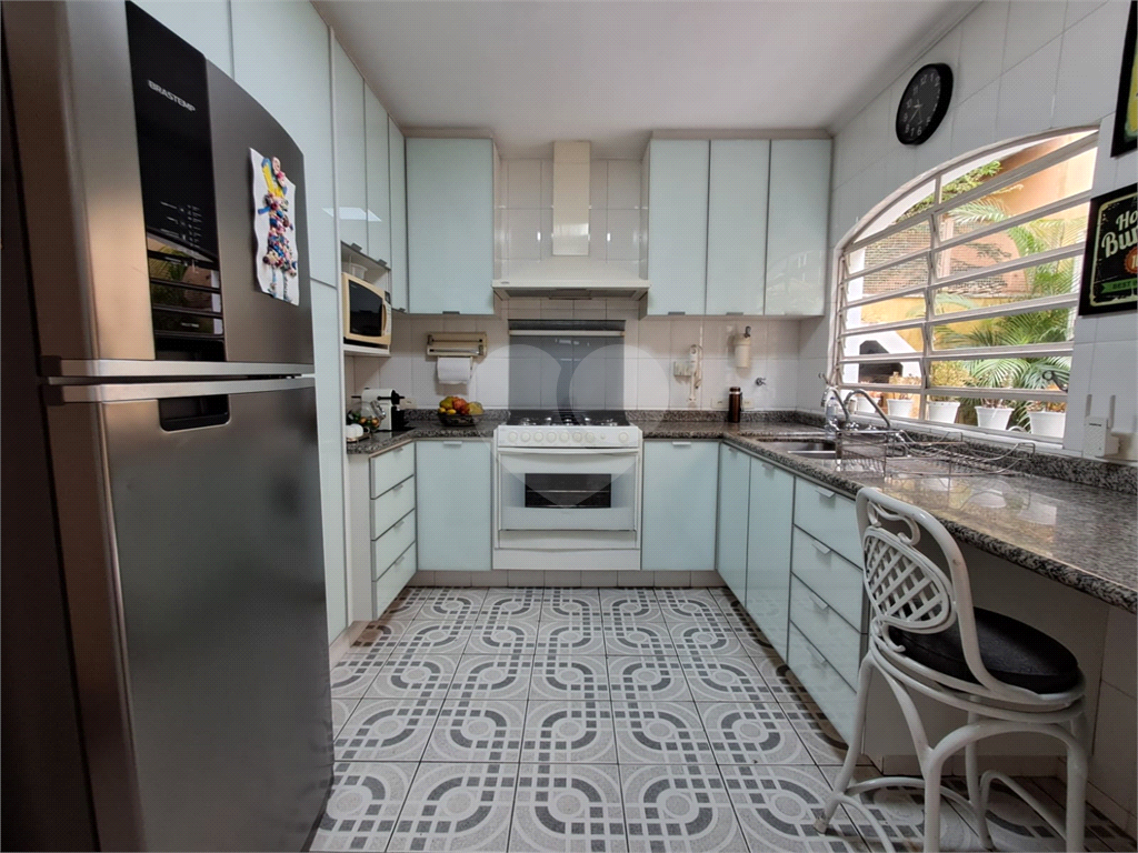 Casa de Vila 107m² 3 suítes 5 banheiros 2 vagas e quintal Sumarezinho