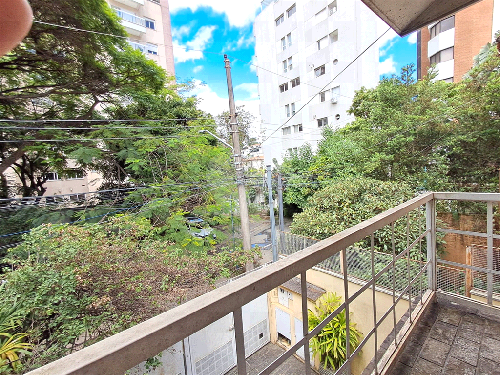 Casa de Vila 107m² 3 suítes 5 banheiros 2 vagas e quintal Sumarezinho