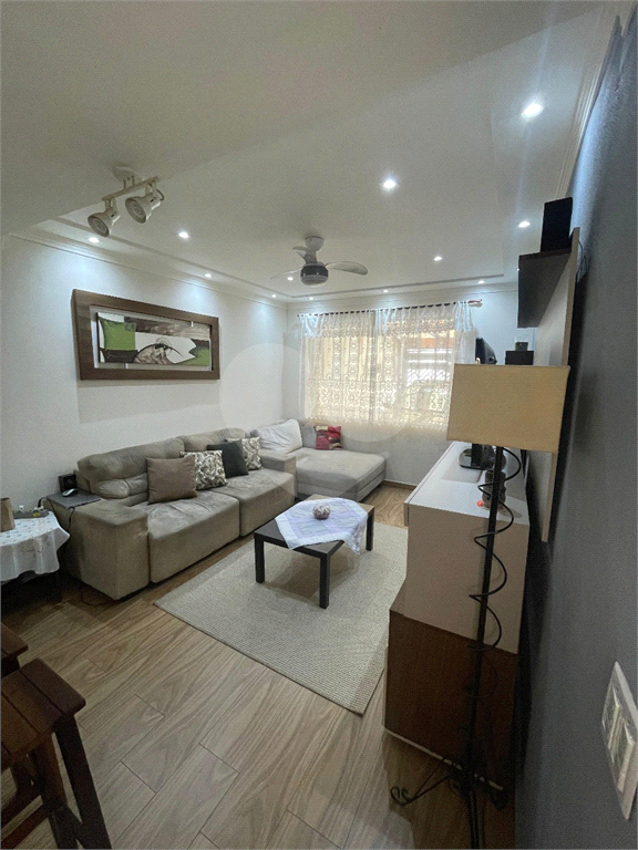 Casa Sobrado na Vila Jardim Formosa, 2 dormitórios, 2 vagas de garagem