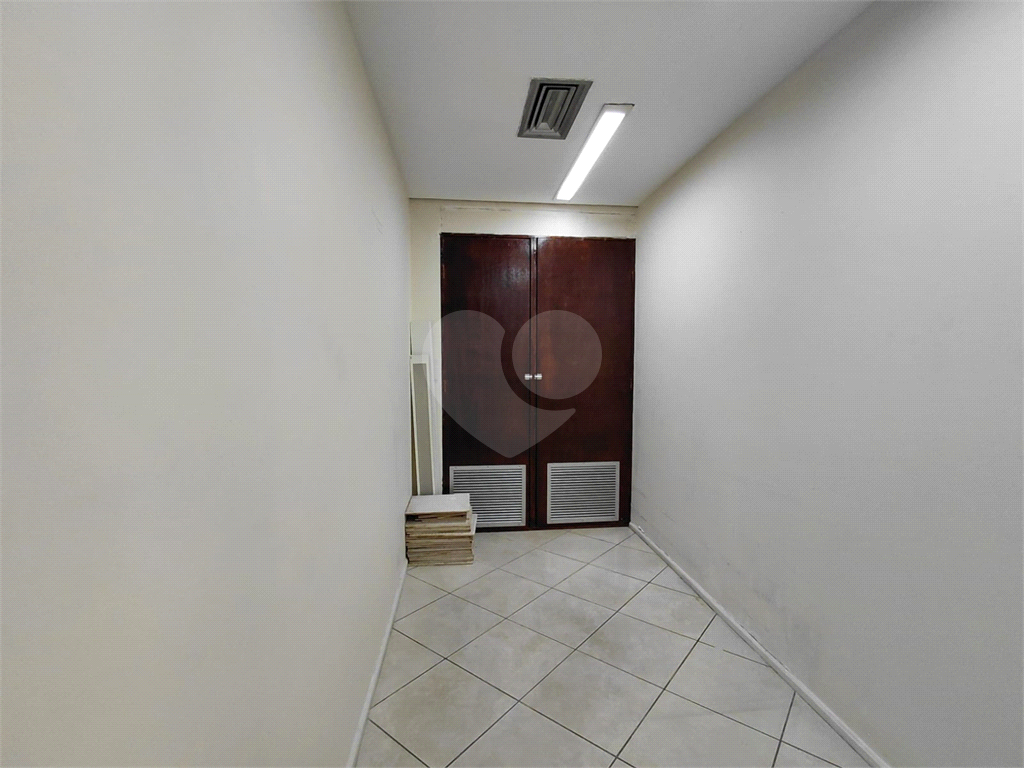 Sala Comercial 102m² são duas salas integradas com 1 banheiro e 3 vagas de garagem Paraíso