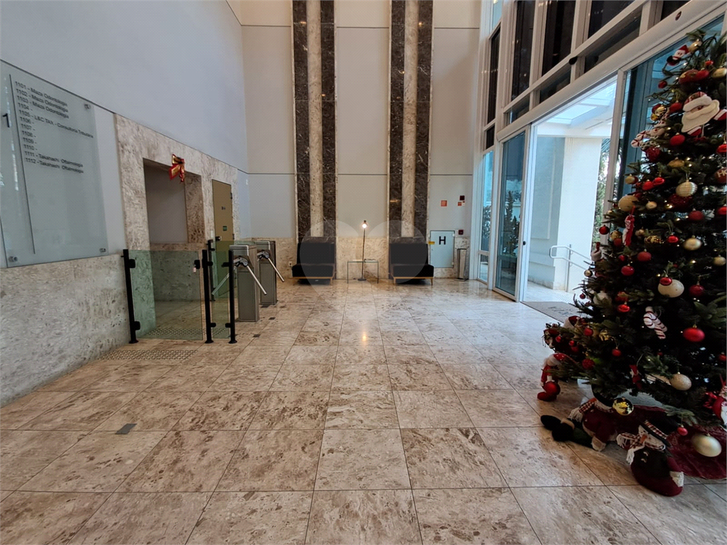 Sala comercial 50m² com varanda, ar-condicionado 1 vaga de garagem Pinheiros