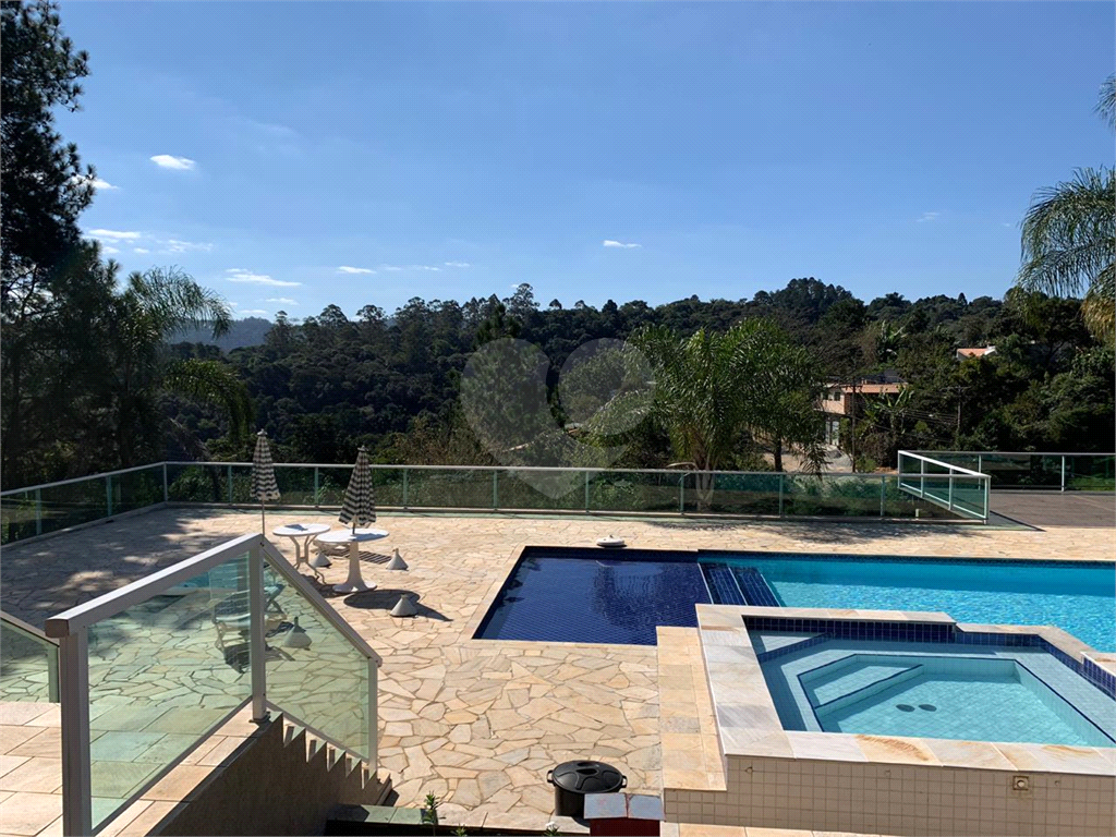 Casa em condomínio 3 suítes a venda em Mairiporã SP