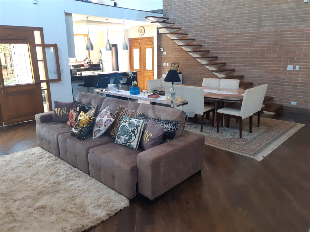 Casa em condomínio 3 suítes a venda em Mairiporã SP