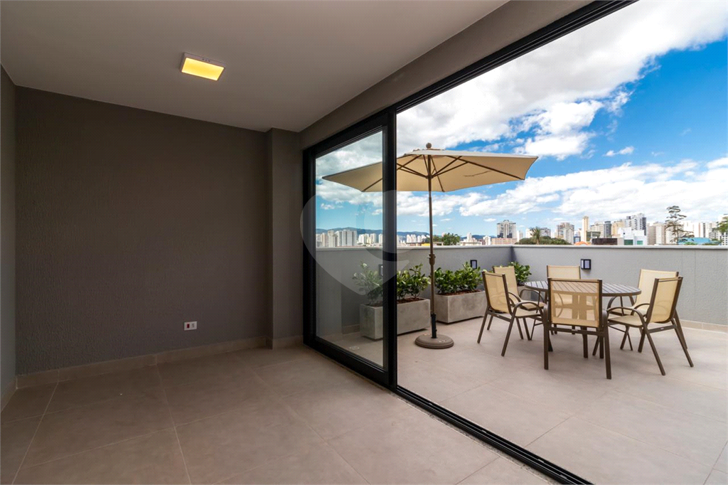 Condomínio na Vila Ester