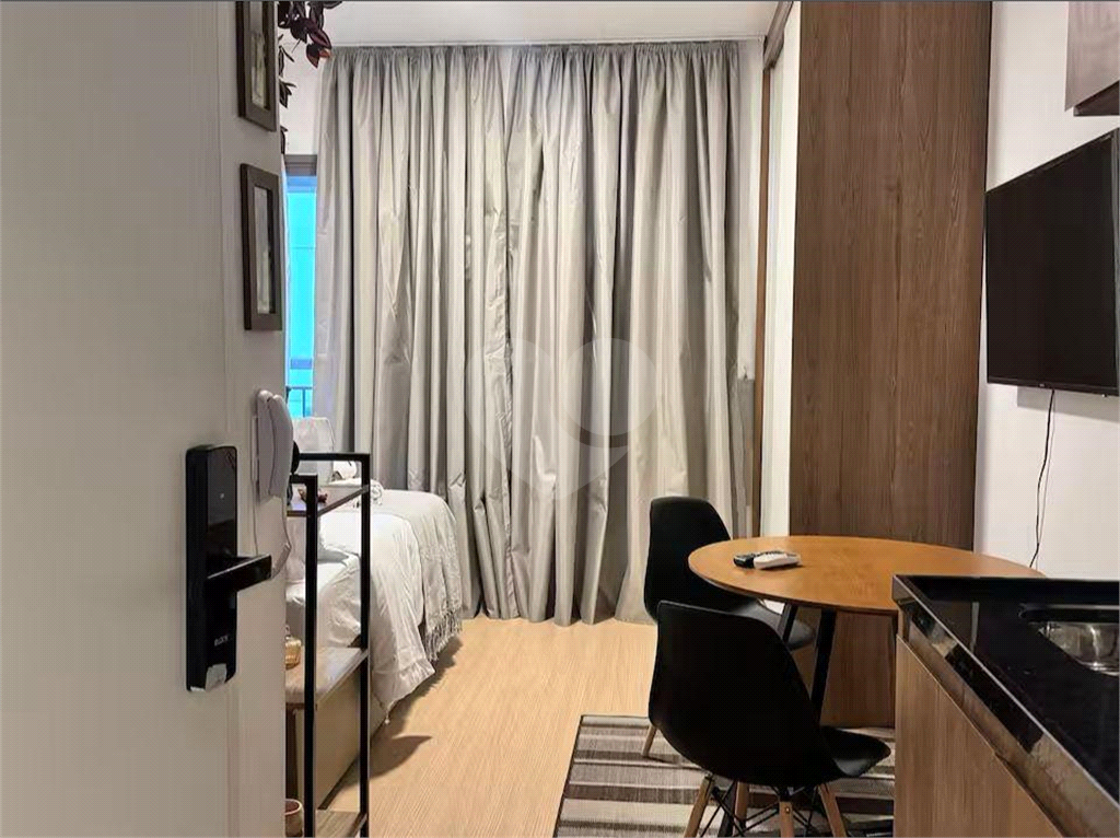 Studio Mobiliado Próximo ao Metrô na Aclimação