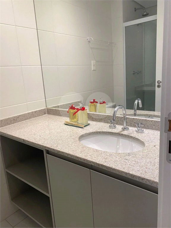 ESTÚDIO NOVO NO BROOKLIN - ANDAR ALTO - MOBILIADO 