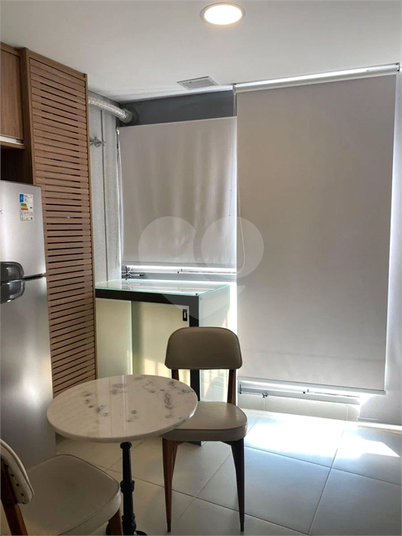 ESTÚDIO NOVO NO BROOKLIN - ANDAR ALTO - MOBILIADO 